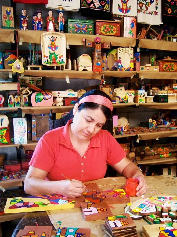 Estelita Perlera en su taller en La Palma