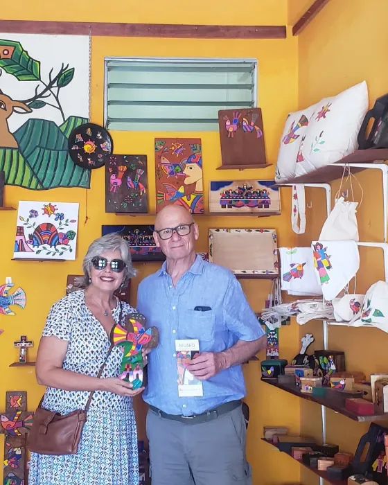 Sala de ventas de Artesanías Paty — tienda en el taller